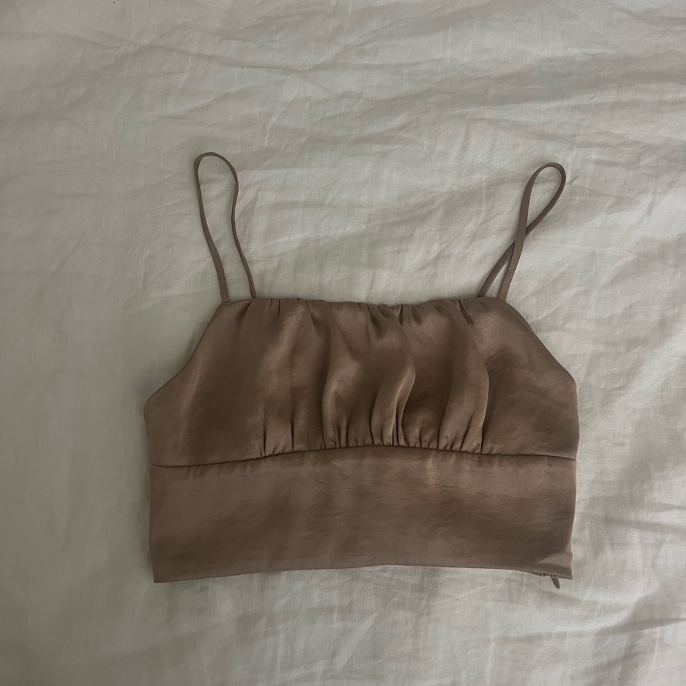 NWOT Aritzia satin crop tank